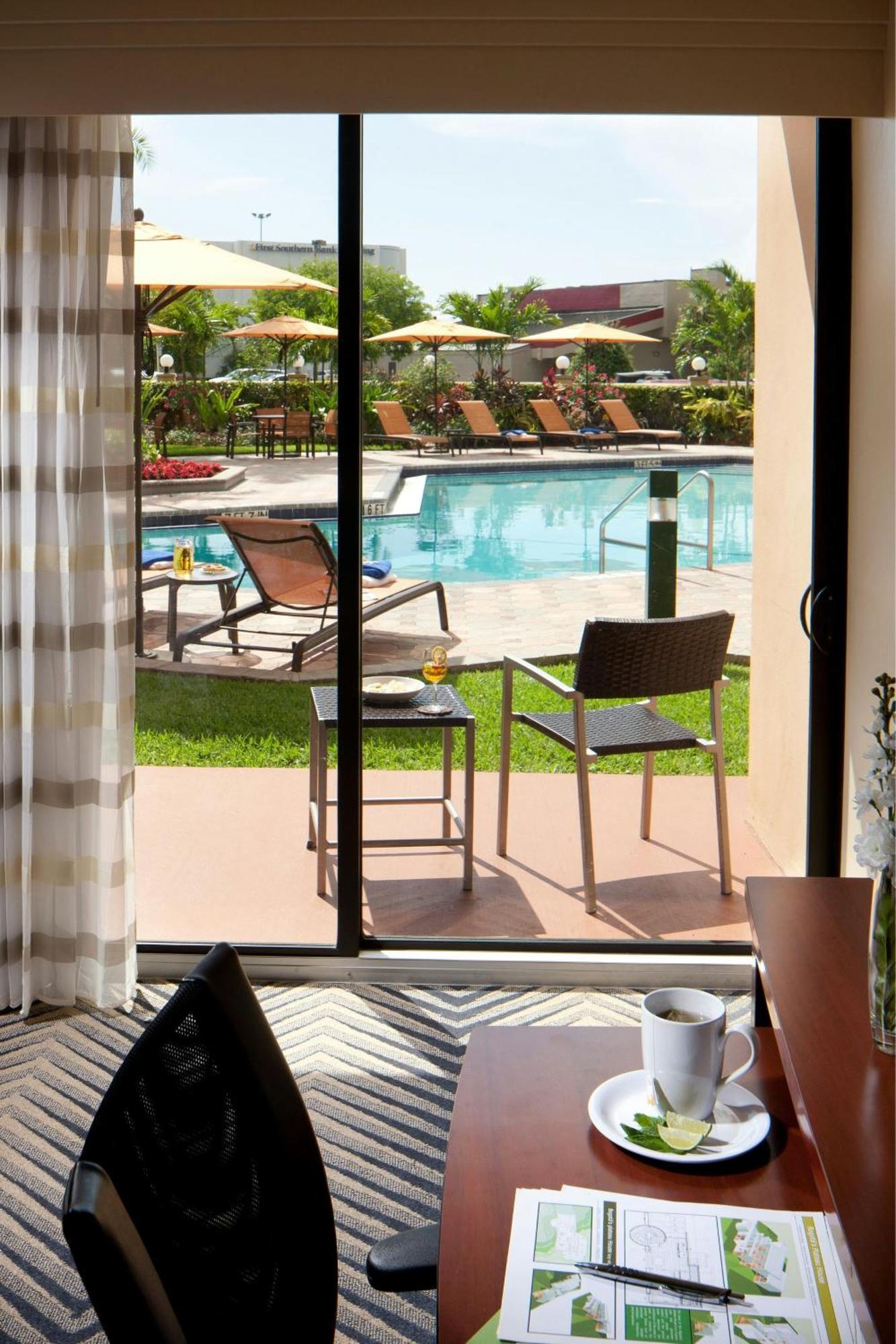 Courtyard By Marriott Fort Lauderdale East / Lauderdale-By-The-Sea Buitenkant foto