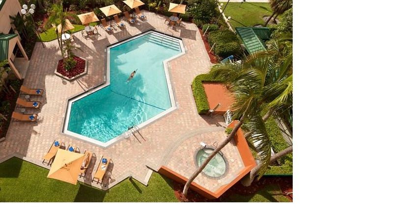 Courtyard By Marriott Fort Lauderdale East / Lauderdale-By-The-Sea Buitenkant foto