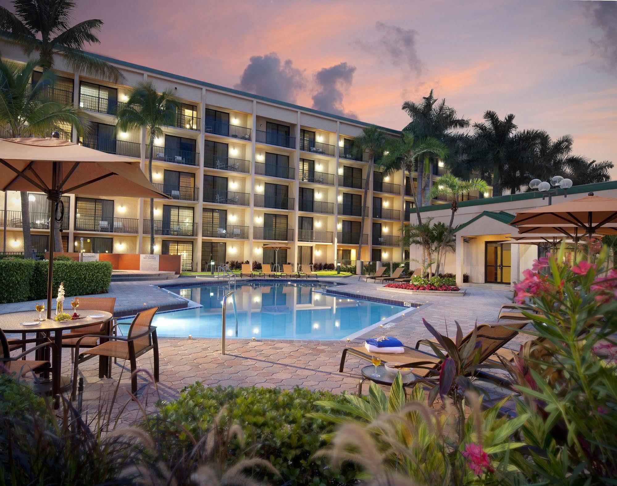 Courtyard By Marriott Fort Lauderdale East / Lauderdale-By-The-Sea Buitenkant foto